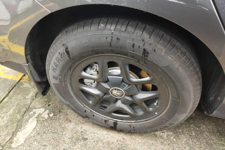 Used BYD Qin PLUS 2025 DM-i Smart Drive 55KM Leading Model Right Rear Wheel Hub