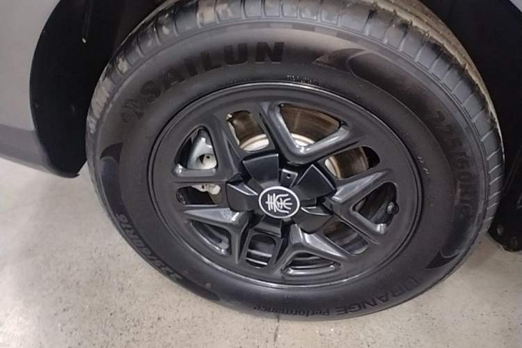 Used BYD Qin PLUS 2025 DM-i Smart Drive 55KM Leading Model Right Rear Wheel Hub
