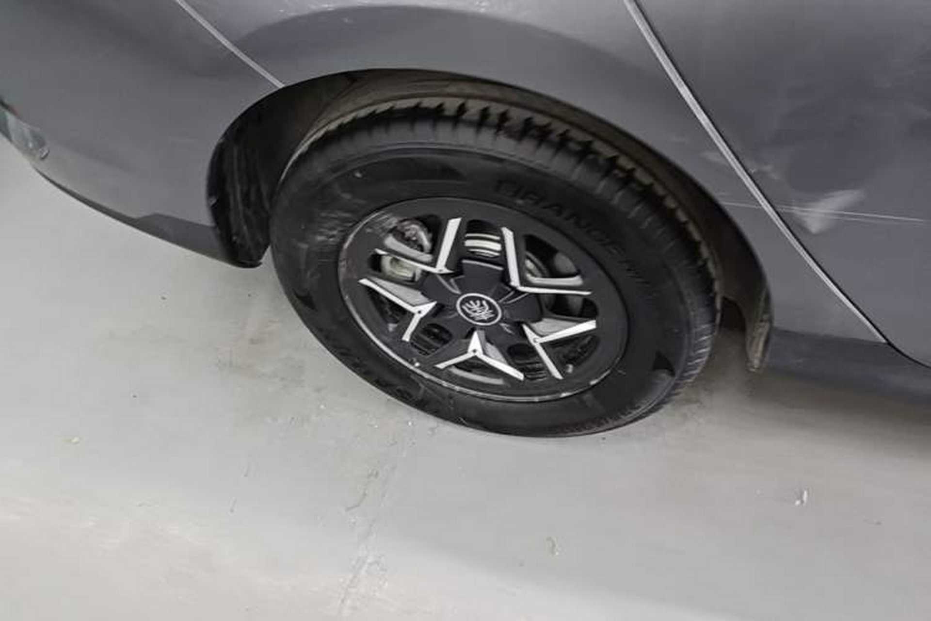 Used BYD Qin PLUS 2025 DM-i Smart Drive 55KM Leading Model Right Rear Wheel Hub