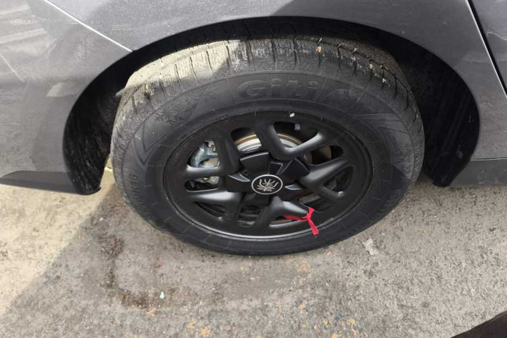 Used BYD Qin PLUS 2025 DM-i Smart Drive 55KM Leading Model Right Rear Wheel Hub