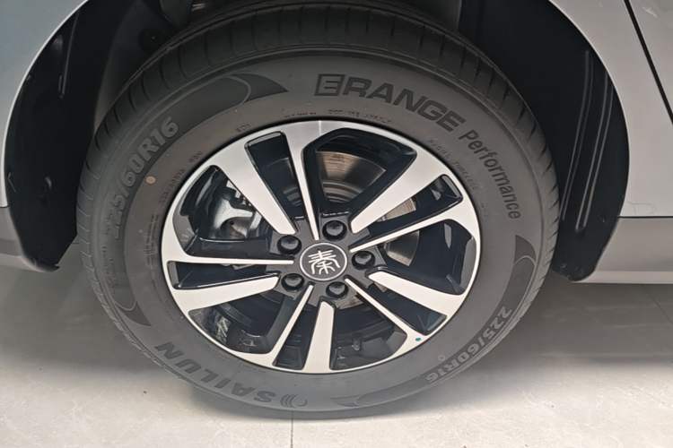 Used BYD Qin PLUS  Right Rear Wheel Hub