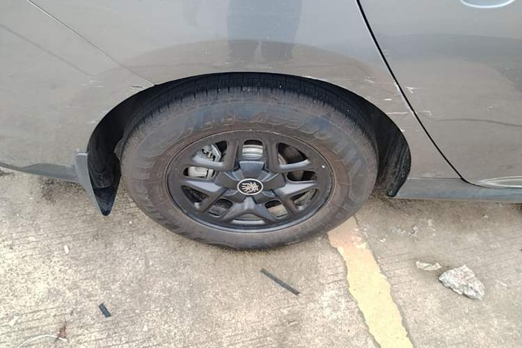 Used BYD Qin PLUS 2025 DM-i Smart Drive 55KM Leading Model Right Rear Wheel Hub