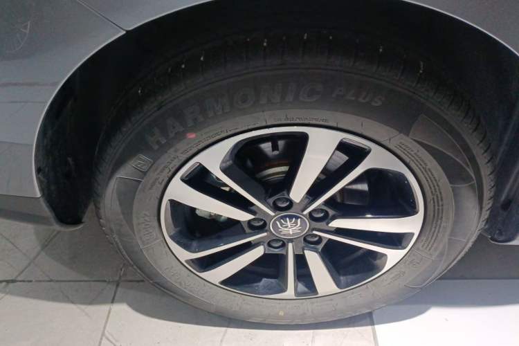 Used BYD Qin PLUS 2025 DM-i Smart Drive 55KM Beyond Model Right Rear Wheel Hub