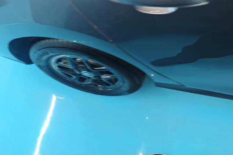 Used BYD Qin PLUS 2025 DM-i Smart Drive 55KM Leading Model Right Rear Wheel Hub