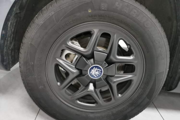 Used BYD Qin PLUS 2025 DM-i Smart Drive 55KM Leading Model Right Rear Wheel Hub