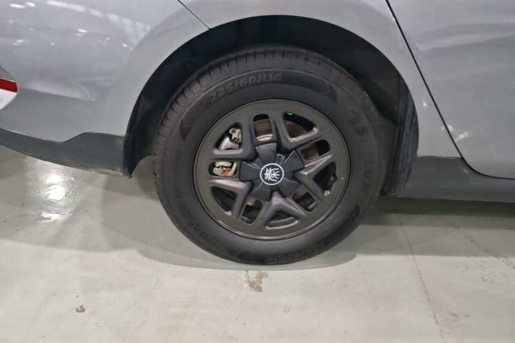 Used BYD Qin PLUS 2025 DM-i Smart Drive 55KM Leading Model Right Rear Wheel Hub