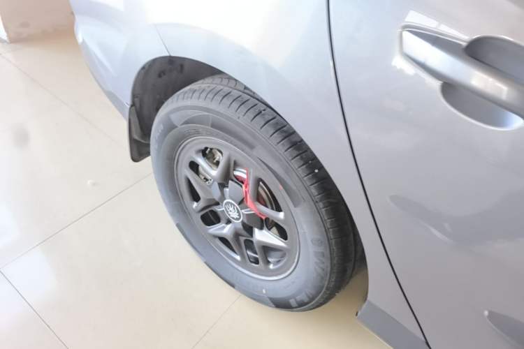 Used BYD Qin PLUS 2025 DM-i Smart Drive 55KM Leading Model Right Rear Wheel Hub
