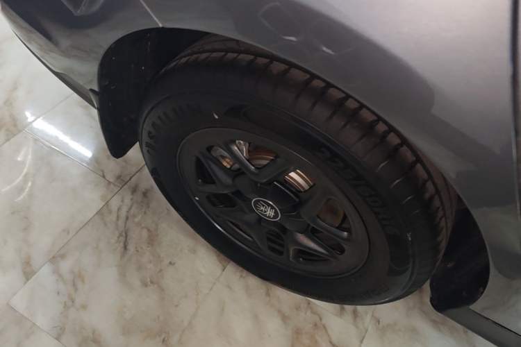 Used BYD Qin PLUS 2025 DM-i Smart Drive 55KM Leading Model Right Rear Wheel Hub