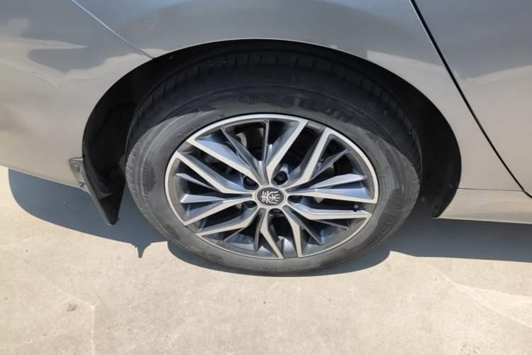 Used BYD Qin PLUS 2025 EV 510KM Standard Range Model Right Rear Wheel Hub