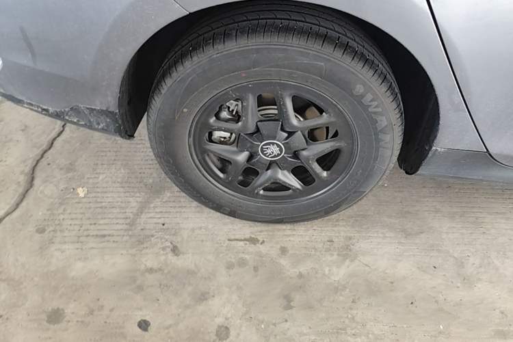 Used BYD Qin PLUS 2025 DM-i Smart Drive 55KM Leading Model Right Rear Wheel Hub