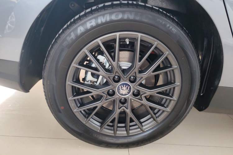 Used BYD Qin PLUS 2025 EV Smart Drive Edition 510KM Leading Model Right Rear Wheel Hub