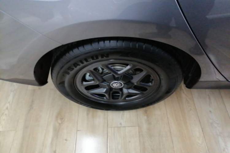 Used BYD Qin PLUS 2025 DM-i Smart Drive 55KM Leading Model Right Rear Wheel Hub