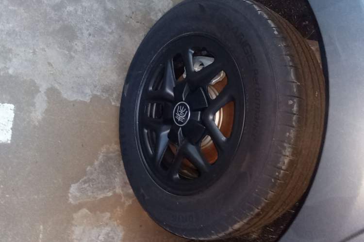 Used BYD Qin PLUS 2025 DM-i Smart Drive 55KM Leading Model Right Rear Wheel Hub