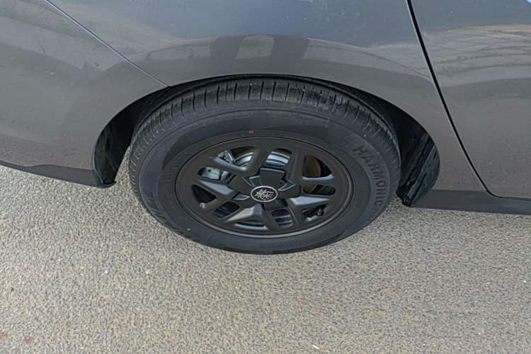 Used BYD Qin PLUS 2025 DM-i Smart Drive 55KM Leading Model Right Rear Wheel Hub