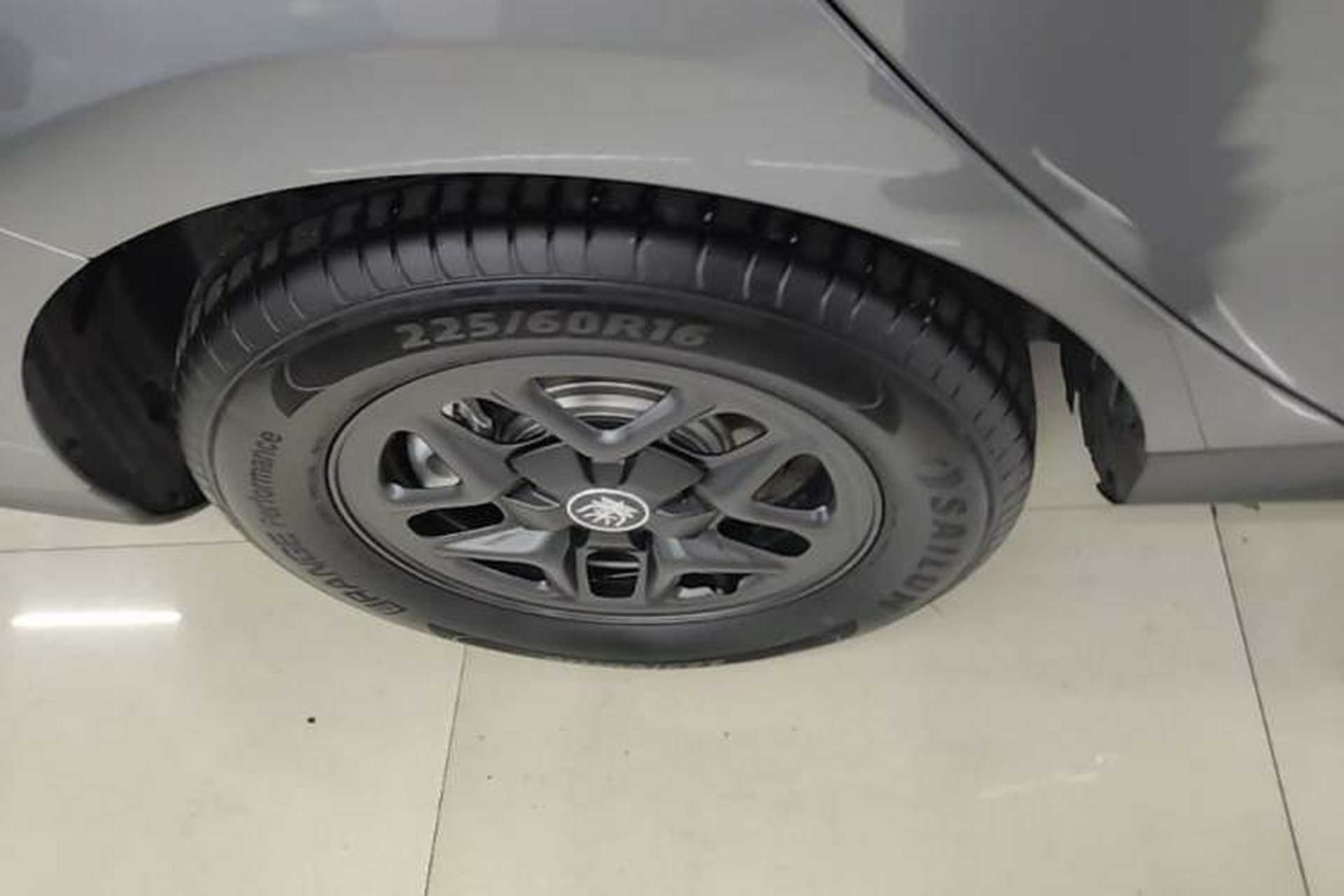 Used BYD Qin PLUS 2025 DM-i Smart Drive 55KM Leading Model Right Rear Wheel Hub