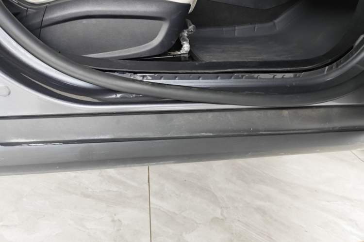 Used BYD Qin PLUS 2025 DM-i Smart Drive 55KM Leading Model Right Side Sill