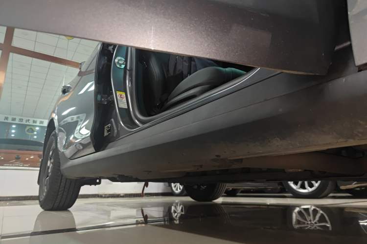 Used BYD Qin PLUS 2025 DM-i Smart Drive 55KM Leading Model Right Side Sill