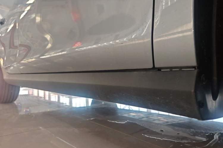 Used BYD Qin PLUS 2025 DM-i Smart Drive 55KM Leading Model Right Side Sill