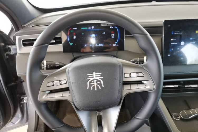 Used BYD Qin PLUS 2025 DM-i Smart Drive 55KM Leading Model Steering Wheel