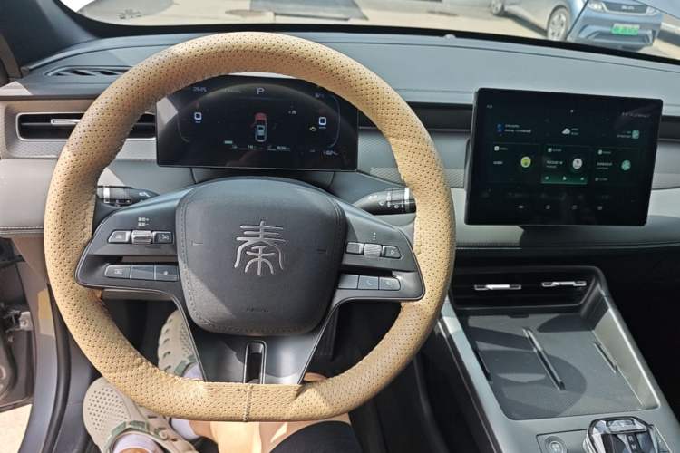 Used BYD Qin PLUS 2025 DM-i Smart Drive 55KM Leading Model Steering Wheel