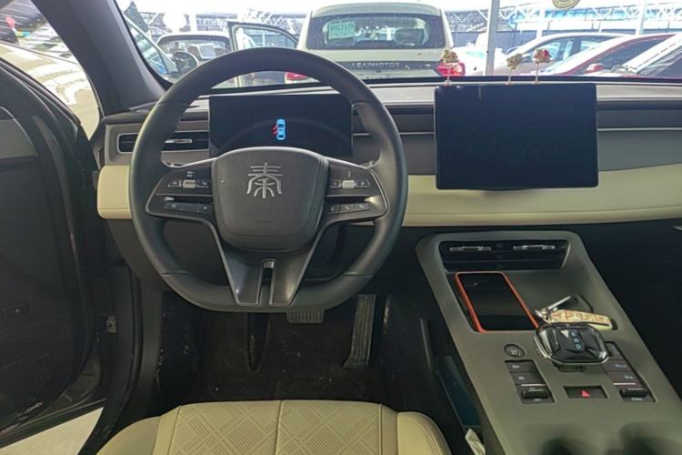 Used BYD Qin PLUS 2025 DM-i Smart Drive 55KM Leading Model Steering Wheel