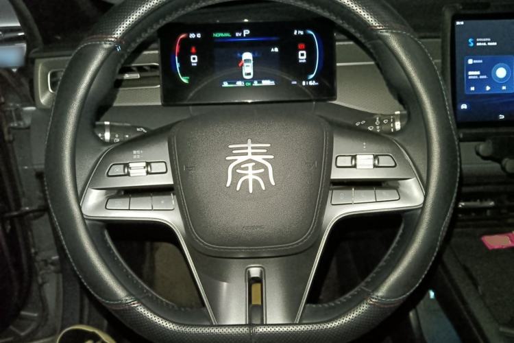 Used BYD Qin PLUS 2025 DM-i Smart Drive 55KM Leading Model Steering Wheel