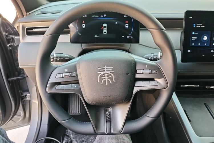 Used BYD Qin PLUS 2025 DM-i Smart Drive 55KM Leading Model Steering Wheel