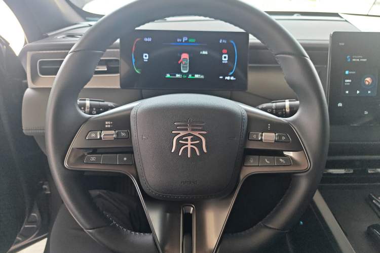 Used BYD Qin PLUS 2025 DM-i Smart Drive 55KM Leading Model Steering Wheel