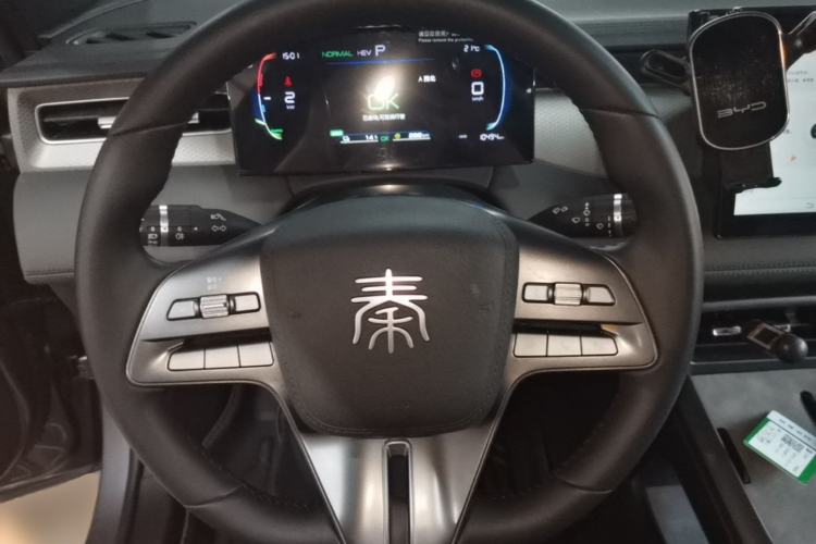 Used BYD Qin PLUS 2025 DM-i Smart Drive 55KM Leading Model Steering Wheel
