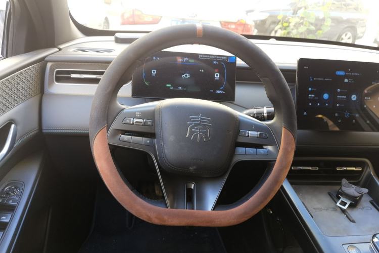 Used BYD Qin PLUS 2025 DM-i Smart Drive 55KM Leading Model Steering Wheel