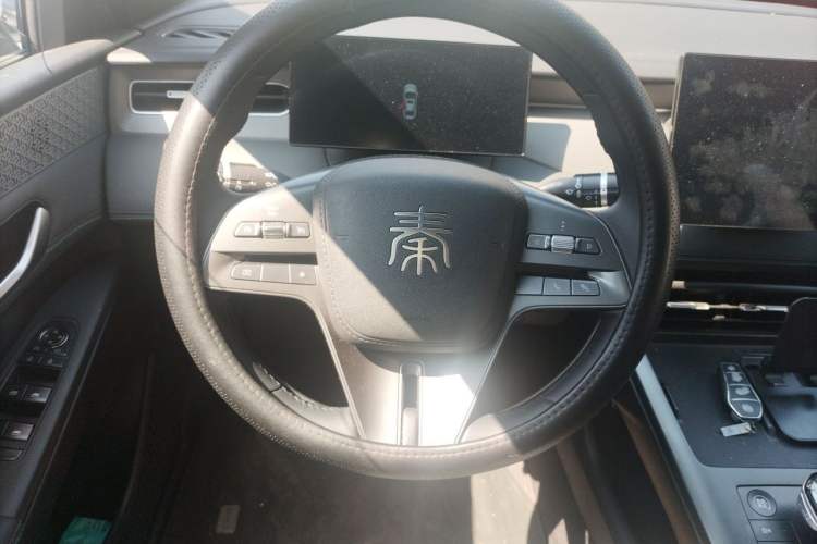 Used BYD Qin PLUS 2025 DM-i Smart Drive 55KM Leading Model Steering Wheel