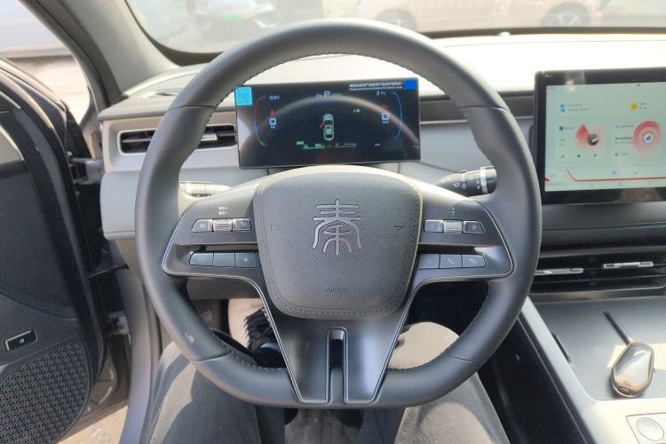 Used BYD Qin PLUS 2025 DM-i Smart Drive 55KM Leading Model Steering Wheel