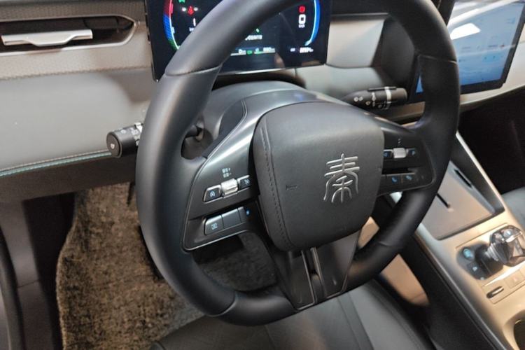 Used BYD Qin PLUS 2025 DM-i Smart Drive 55KM Leading Model Steering Wheel
