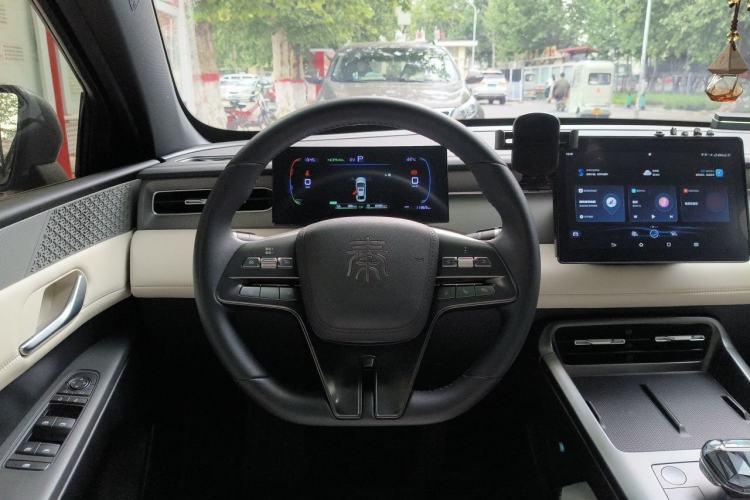 Used BYD Qin PLUS 2025 DM-i Smart Drive 55KM Leading Model Steering Wheel