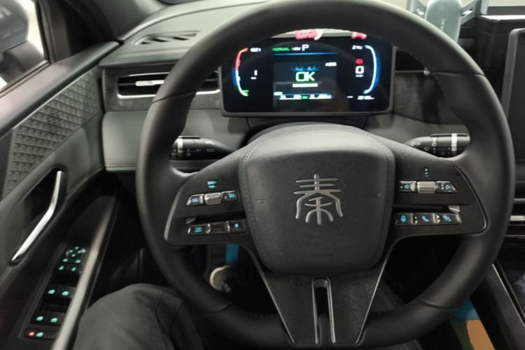 Used BYD Qin PLUS 2025 DM-i Smart Drive 55KM Leading Model Steering Wheel