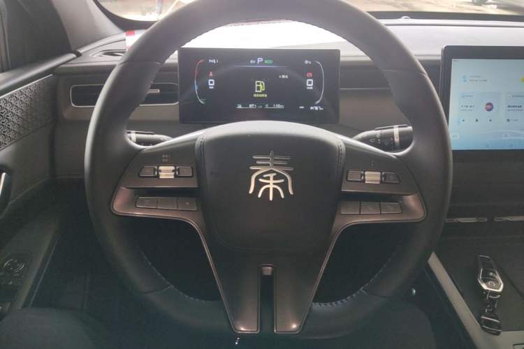 Used BYD Qin PLUS 2025 DM-i Smart Drive 55KM Leading Model Steering Wheel