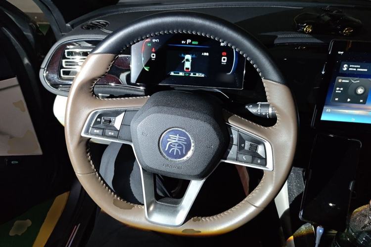 Used BYD Qin PLUS 2025 DM-i Smart Drive 55KM Leading Model Steering Wheel
