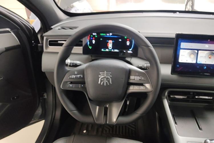 Used BYD Qin PLUS 2025 DM-i Smart Drive 55KM Leading Model Steering Wheel