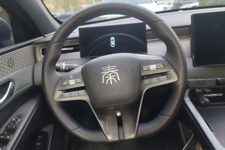 Used BYD Qin PLUS 2025 DM-i Smart Drive 55KM Leading Model Steering Wheel