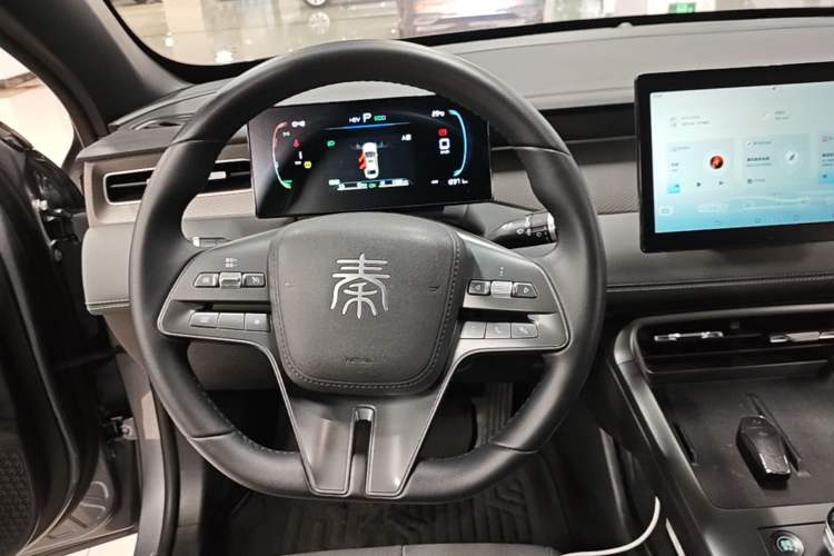 Used BYD Qin PLUS 2025 DM-i Smart Drive 55KM Leading Model Steering Wheel