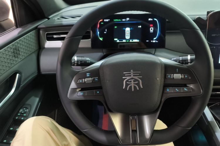Used BYD Qin PLUS 2025 DM-i Smart Drive 55KM Leading Model Steering Wheel