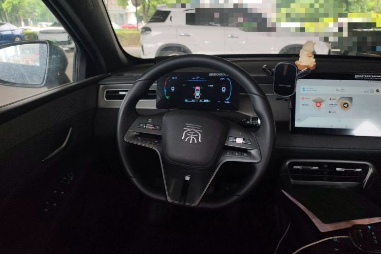Used BYD Qin PLUS 2025 DM-i Smart Drive 55KM Leading Model Steering Wheel