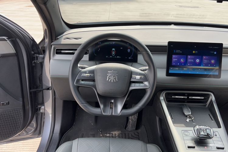 Used BYD Qin PLUS 2025 DM-i Smart Drive 55KM Leading Model Steering Wheel