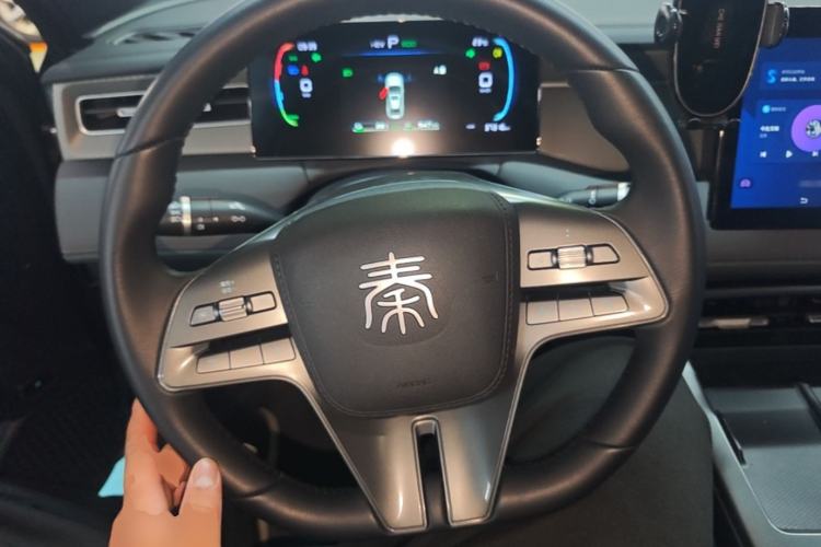 Used BYD Qin PLUS 2025 DM-i Smart Drive 55KM Leading Model Steering Wheel