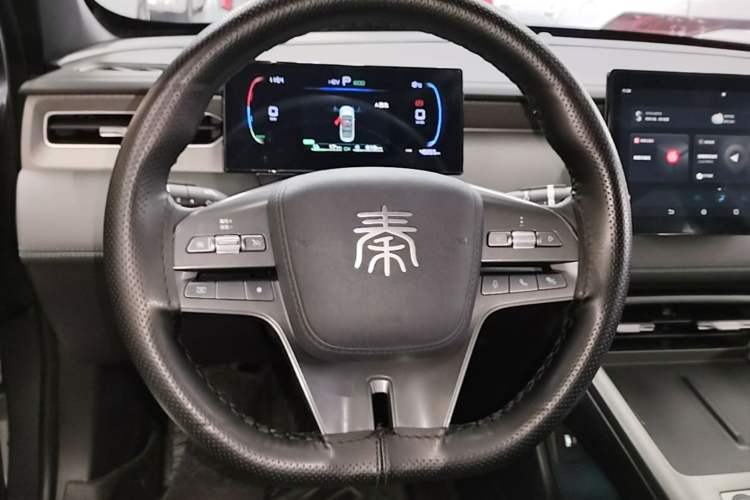 Used BYD Qin PLUS 2025 DM-i Smart Drive 55KM Leading Model Steering Wheel