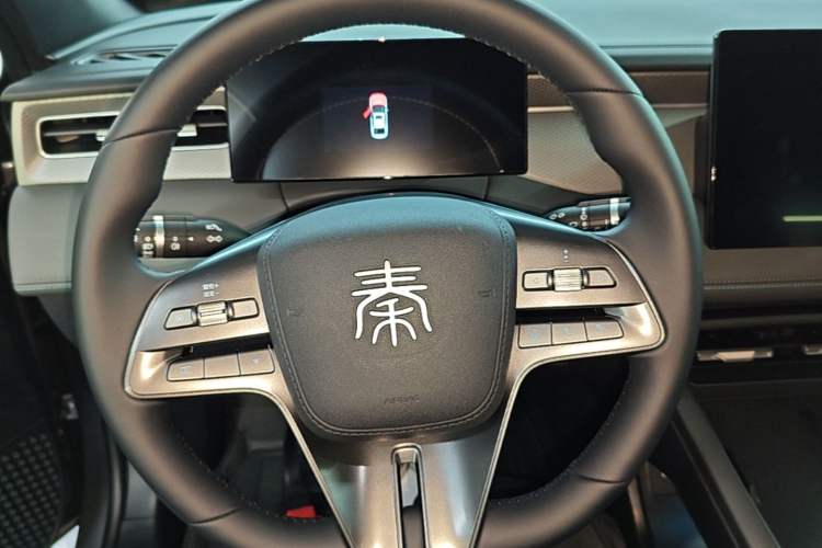 Used BYD Qin PLUS 2025 DM-i Smart Drive 55KM Leading Model Steering Wheel