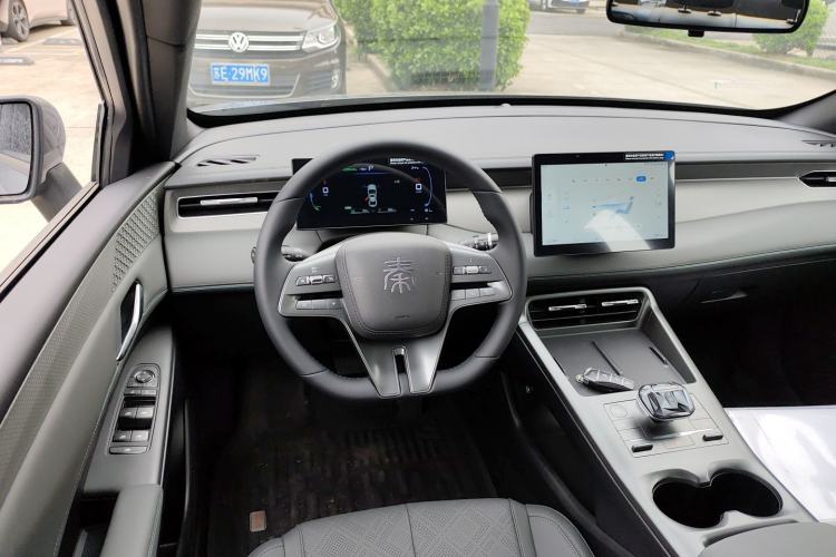 Used BYD Qin PLUS 2025 DM-i Smart Drive 55KM Leading Model Steering Wheel