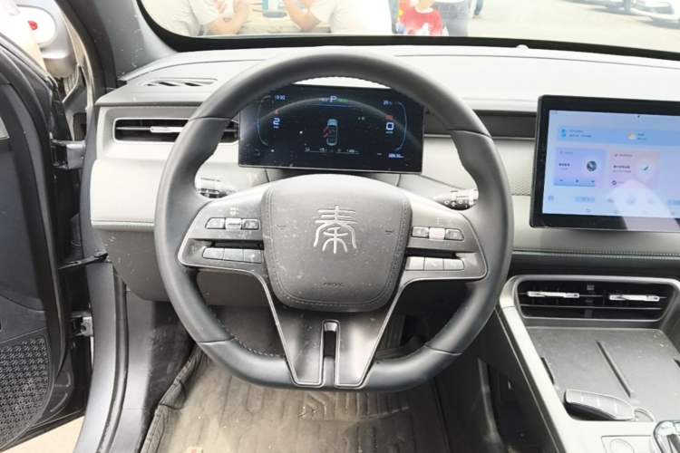 Used BYD Qin PLUS 2025 DM-i Smart Drive 55KM Leading Model Steering Wheel