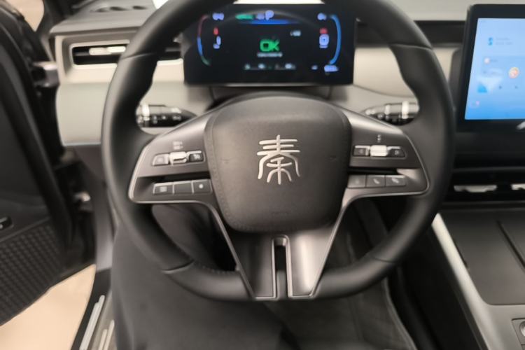 Used BYD Qin PLUS 2025 DM-i Smart Drive 55KM Leading Model Steering Wheel
