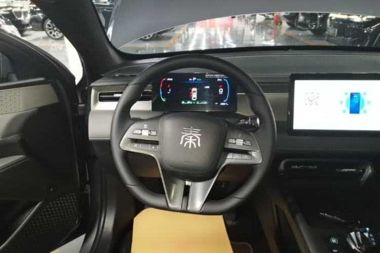 Used BYD Qin PLUS 2025 DM-i Smart Drive 55KM Leading Model Steering Wheel